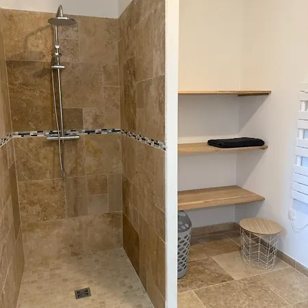 De Charme Avec Piscine 4