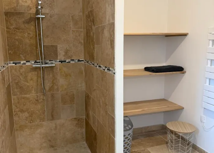 De Charme Avec Piscine 4